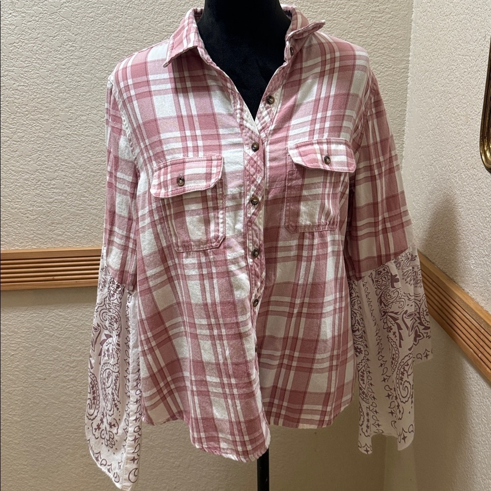 Shyanne Pink and White Plaid Shirt with flared hems size L - Picture 4 of 7